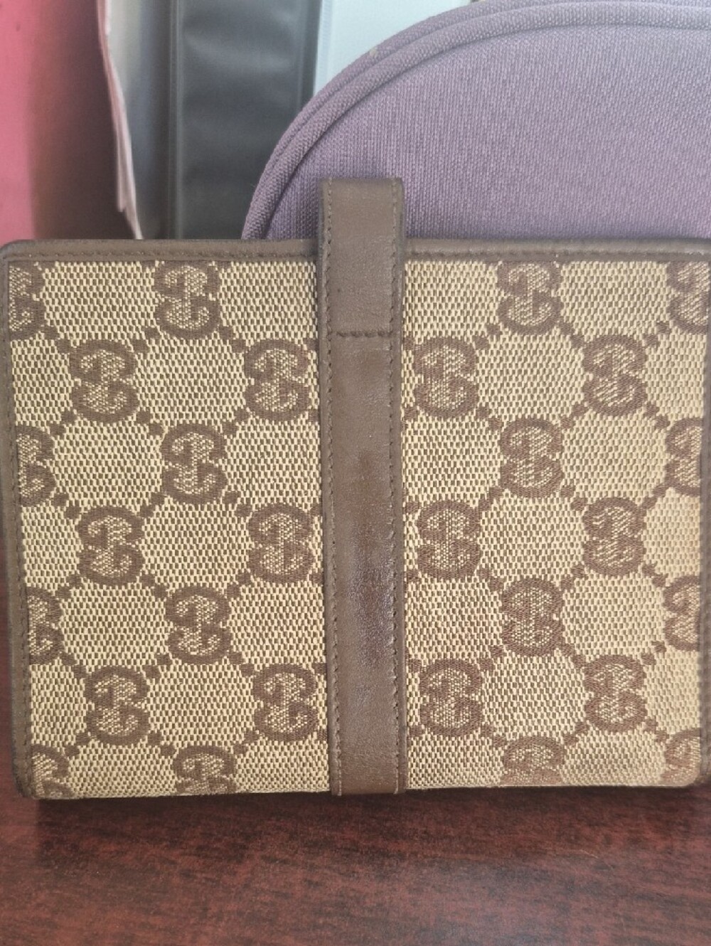 Bundle Gucci Wallet And Make Up Bag For Only $95 - Picture 3 of 16